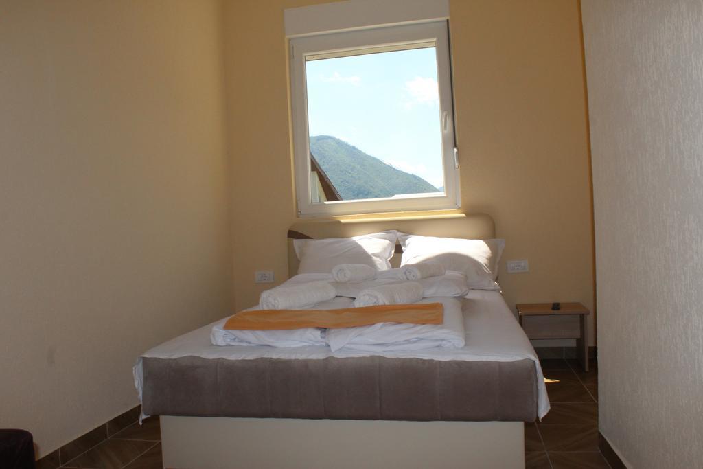 Guesthouse Eko Piva Plužine Ngoại thất bức ảnh